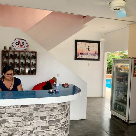 Hostal Las Velas Otel Manta Dış mekan fotoğraf
