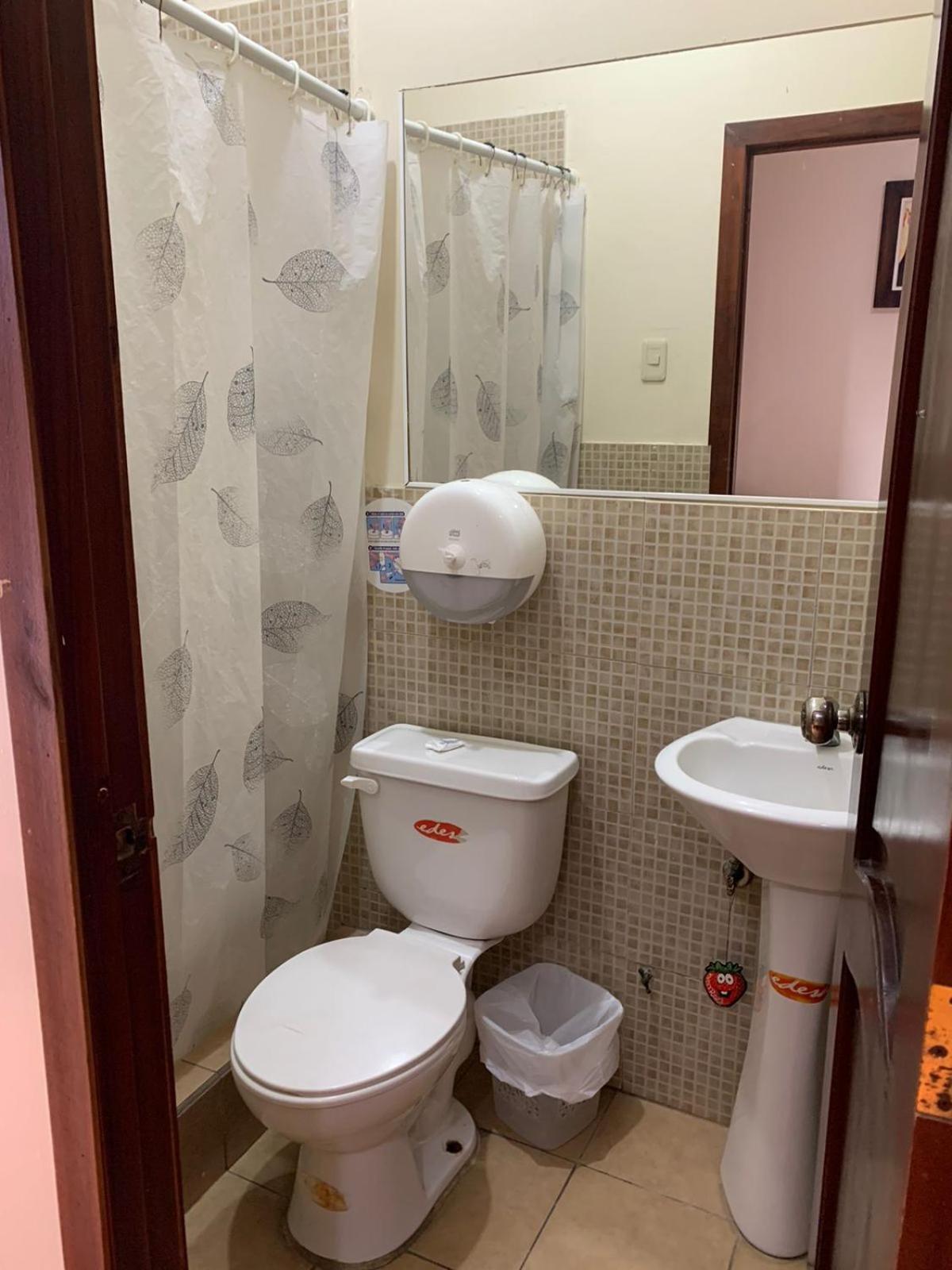 Hostal Las Velas Otel Manta Dış mekan fotoğraf
